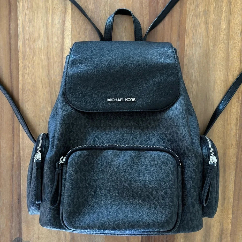 MICHAEL KORS Abbey LG Cargo Backpack in Black